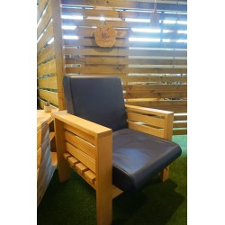 Fauteuil salon en bois
